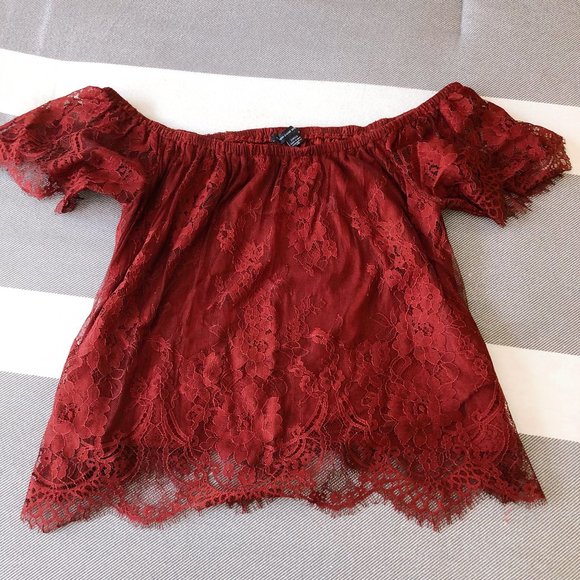 American Eagle Outfitters Tops - NWOT🛍 Off-the-shoulder lace top